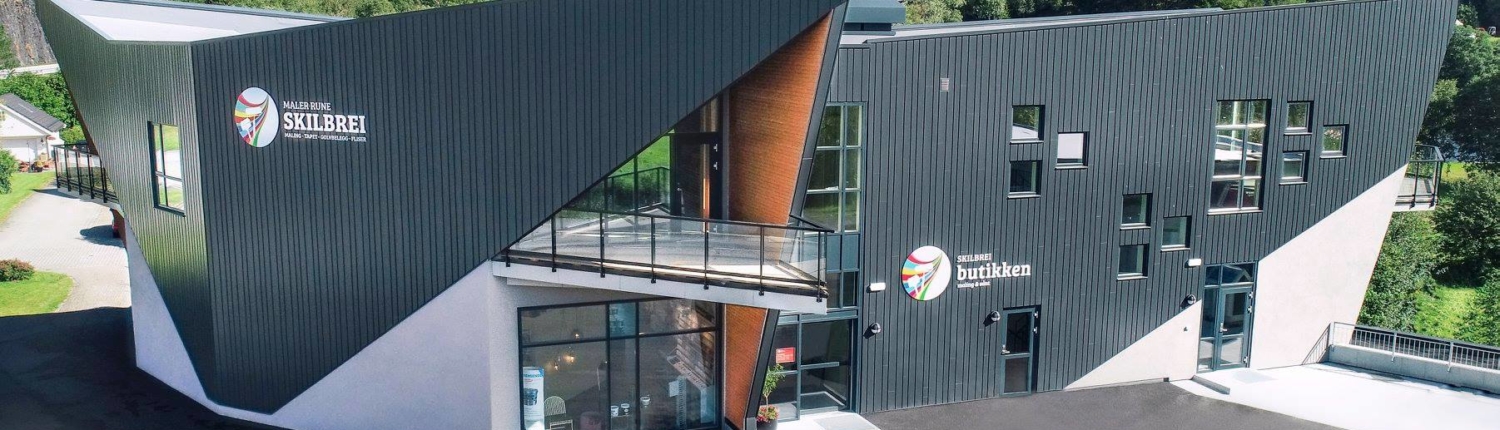 Skilbreibutikken i Naustdal. Foto: Byggmester Stølsvik AS